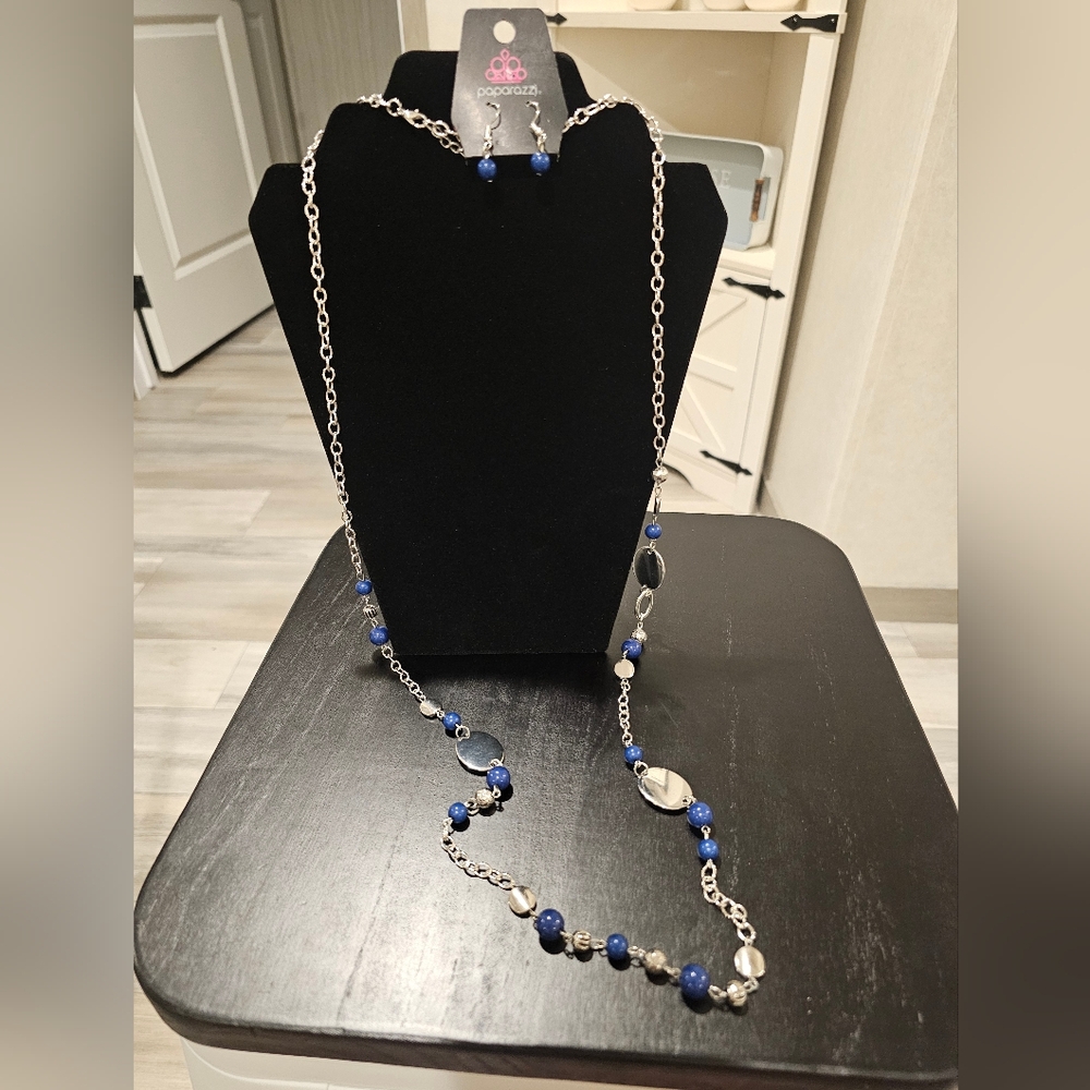 Elegant Silver and Blue Necklace Set